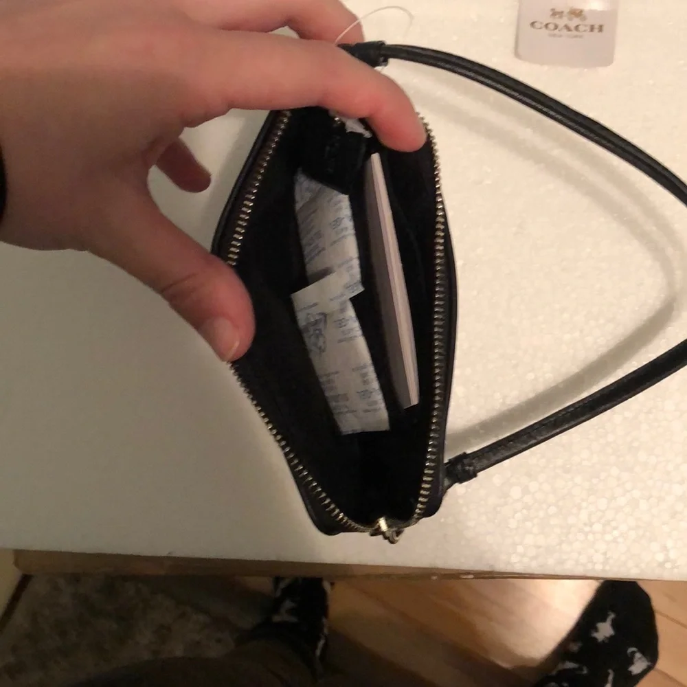 Coach Wristlet- New with Tags - Picture 3 of 3